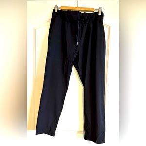 Lululemon On The Fly Pant 28”, Size 12